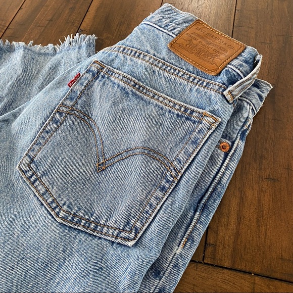 LEVI Wedgie Jeans - Picture 2 of 9